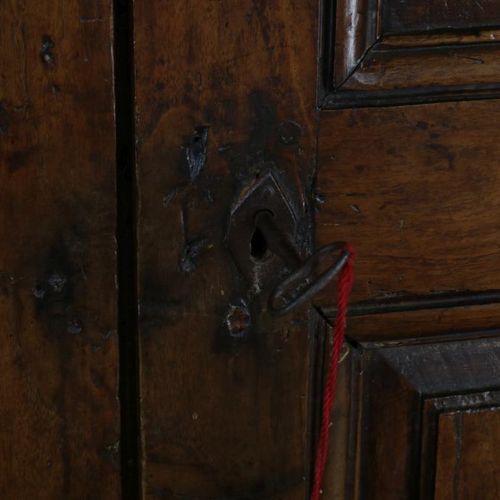 Eiken Bretonse 2 deurskast Oak Breton cabinet with 2 doors, France ca. 1800, h. &hellip;