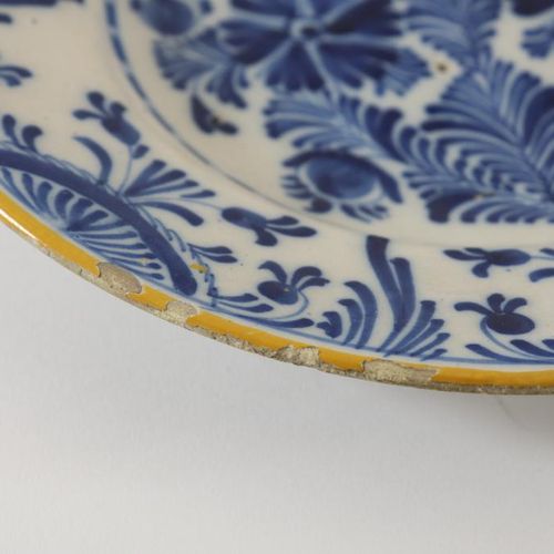 Stel aardewerk Delfts blauwe borden Teller aus Delfter Steingut, blau mit Blumen&hellip;