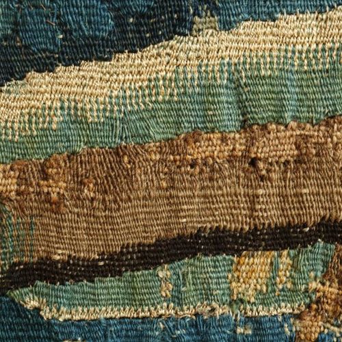 Verdure wandkleed, Vlaams 17e eeuw 17世纪末弗拉芒Verdure挂毯 用羊毛和丝绸织成，描绘了一个树木繁茂的丘陵景观，右边是&hellip;
