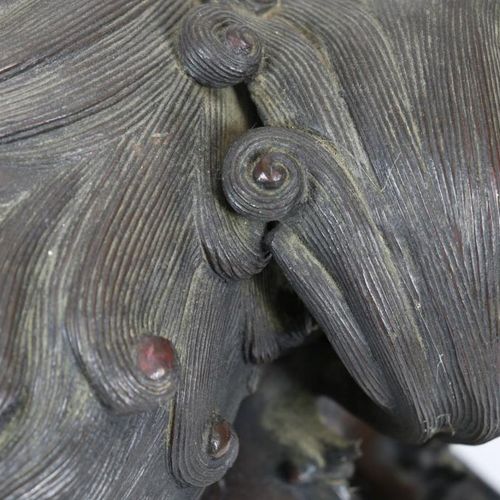 Bronzen vechtende leeuwen, Japan 斗志昂扬的石狮铜雕，福犬，日本明治时期（1868-1912），高31，宽60，长25厘米，木质&hellip;