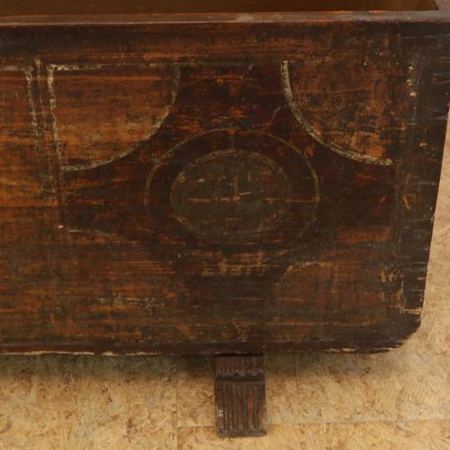 Vurenhouten beschilderde dekselkist Pinewood chest with painted decor of Christ &hellip;