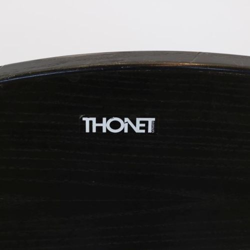 Design eetkamer tafel, Thonet Design-Esstisch, mit schwarzer Holzplatte, auf ver&hellip;