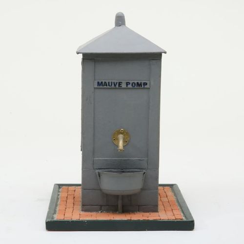 Schaalmodel: Mauve Pomp Scale model of Mauve water pump, Laren, h. 36 cm.Scale m&hellip;
