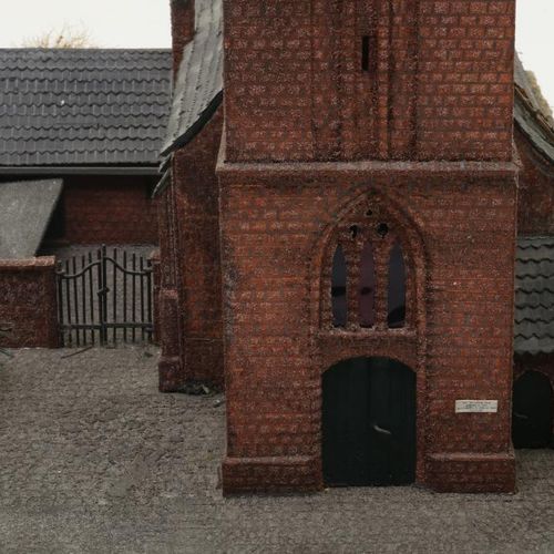 Schaalmodel: Johanneskerk Laren Modèle réduit de l'église de Laren, h. 54 cm.Mod&hellip;