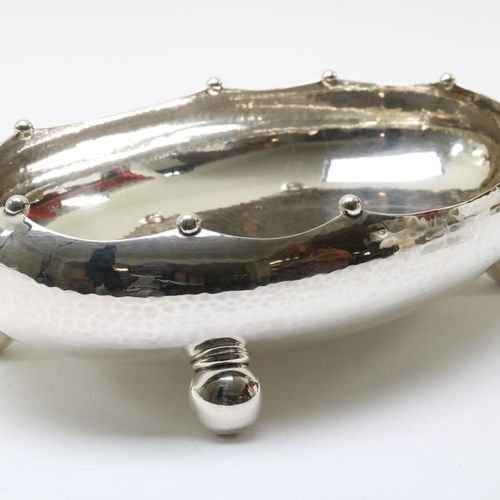 Zilveren gehamerde ovale design schaal Un panier design en argent. Allemagne 800&hellip;