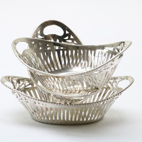 Serie van 3 bonbonmandjes 3 Silver miniature baskets, gr. 79 gr., 835/000Series &hellip;