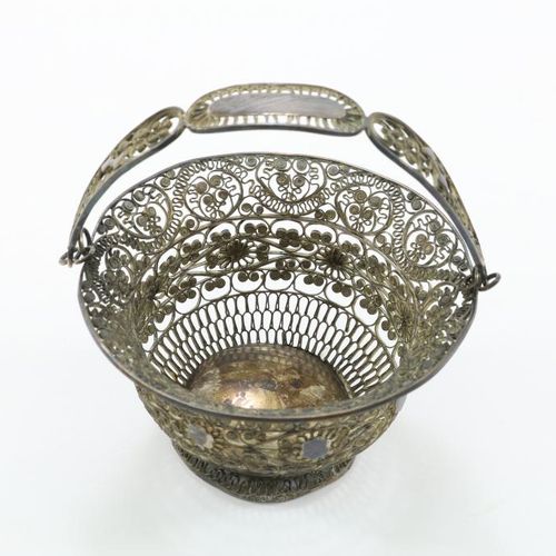 Filigran zilveren wolmandje, ca. 1800 Durchbrochener, filigraner Silberkugelkorb&hellip;