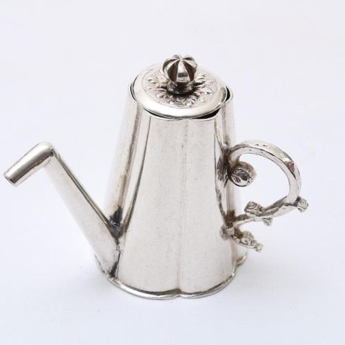 Zilveren miniatuur koffiekan Cafetera holandesa en miniatura, cuerpo lobulado y &hellip;