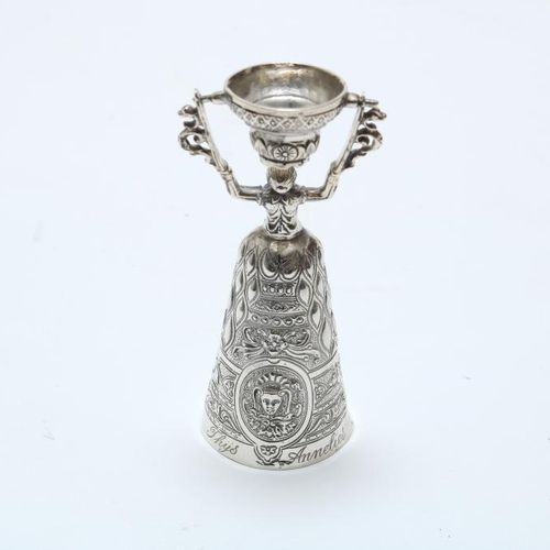 Een zilveren bruidsbeker met 2 kelken Silver bridal cup with 2 cups, ZII marked &hellip;
