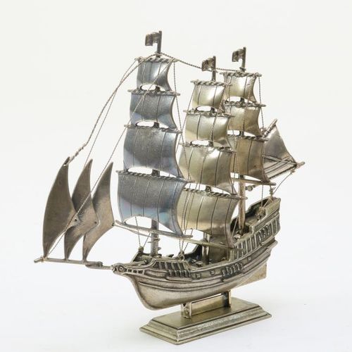 Zilveren schip 3 master ned. Gekeurd 银质微型船3号主人荷兰标记，小剑，1953年后的现代，高13厘米，重量：190克。银质&hellip;