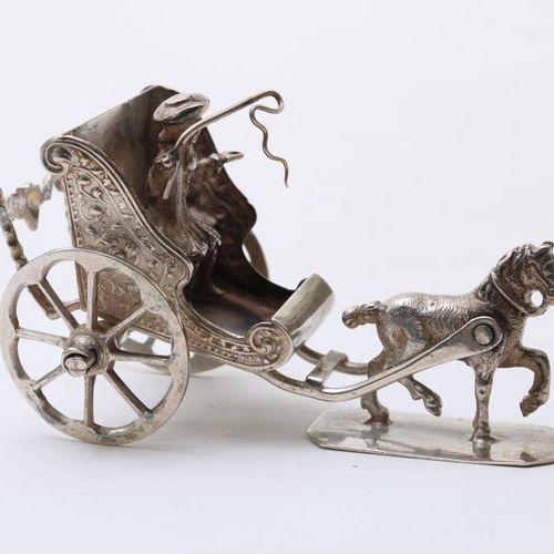 Zilveren miniatuur sjees, W.V. Strant 荷兰银质微型敞篷马车，有马，有车夫，马车后面描绘的是一个摩尔人的女人，mm Will&hellip;