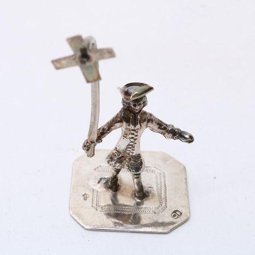 Zilveren miniatuur man molen, Strant II Dutch silver miniature of a man with a m&hellip;