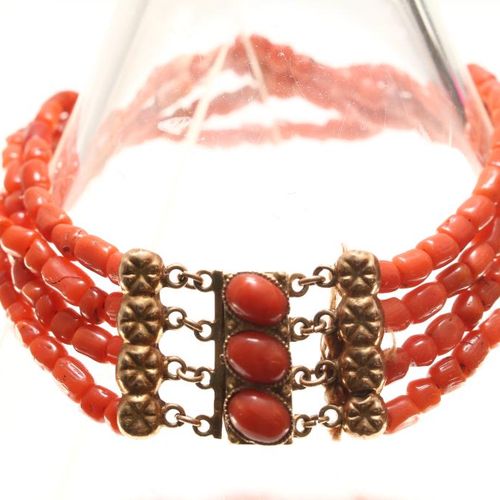 Bloedkoralen collier en armband Set with blood coral necklace and bracelet with &hellip;