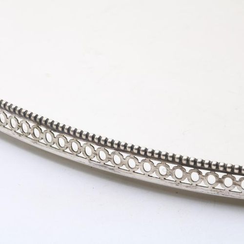 ZILVEREN DIENBLAD Ovales Silbertablett mit erhöhtem Perlenrand, Hersteller Presb&hellip;