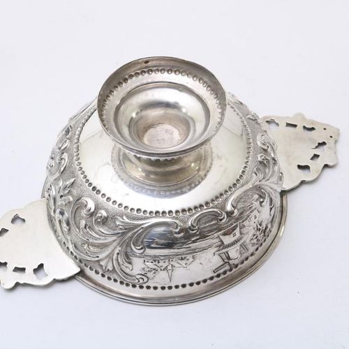 Zilveren brandewijnkom Una coppa per brandy in argento olandese, decorata con un&hellip;
