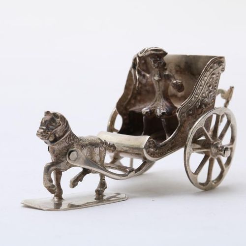 Zilveren miniatuur sjees, W.V. Strant 荷兰银质微型敞篷马车，有马，有车夫，马车后面描绘的是一个摩尔人的女人，mm Will&hellip;