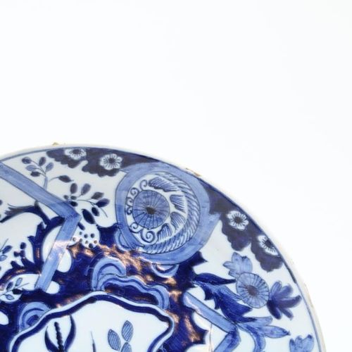 Serie van 4 aardewerk borden A set of 4 pottery plates, decorated with flowers, &hellip;