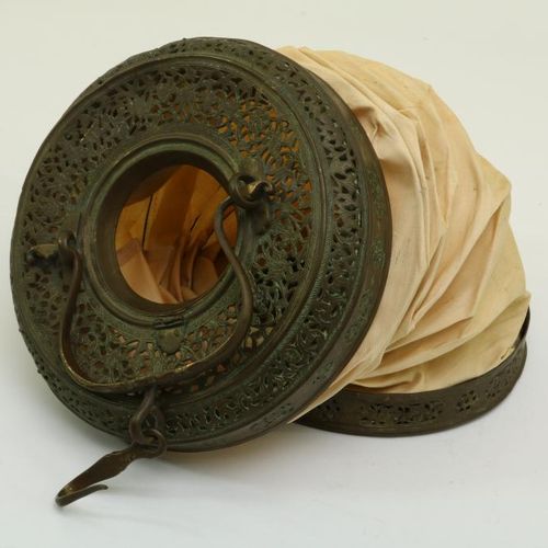 Koperen Lampion, opvouwbaar A Qajar tinned copper and folding textile lampion la&hellip;