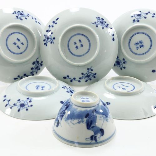 Serie van 5 schotels en 1 kopje A set of 5 porcelain saucers, and 1 cups, decore&hellip;