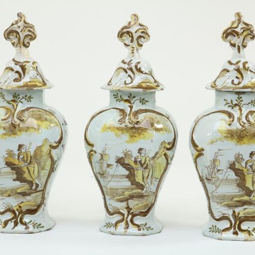 3 dekselvazen Delft 18e eeuw poly DeBijl Trois pots couverts en poterie Delft fi&hellip;