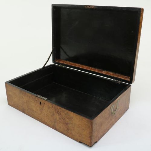 Antieken wortel noten houten kist Cassettone in radica con dettagli in ottone, I&hellip;