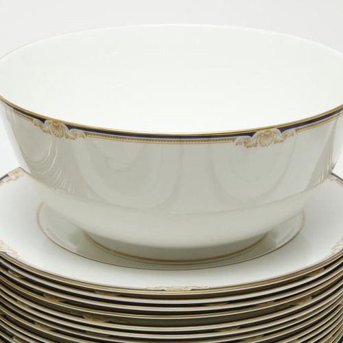 150 delen Wedgwood servies, Cavendish 150 parts Wedgewood dinnerware white blau/&hellip;
