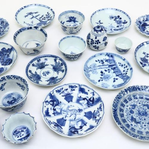 Lot div. Porselein, China Une collection d'objets en porcelaine div., tasse et s&hellip;