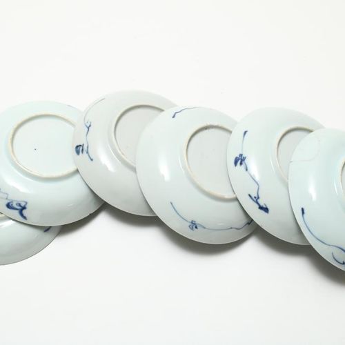 Serie van 6 Kangxi porseleinen schotels Un ensemble de 6 soucoupes en porcelaine&hellip;