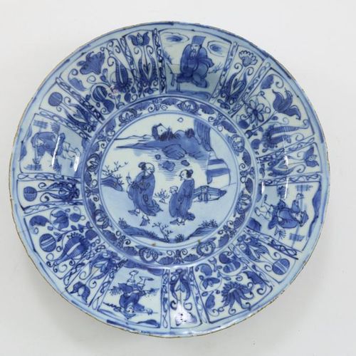 Kraakschotel met figuren Porcelain Wanli dish with decor of figures, China 1635-&hellip;