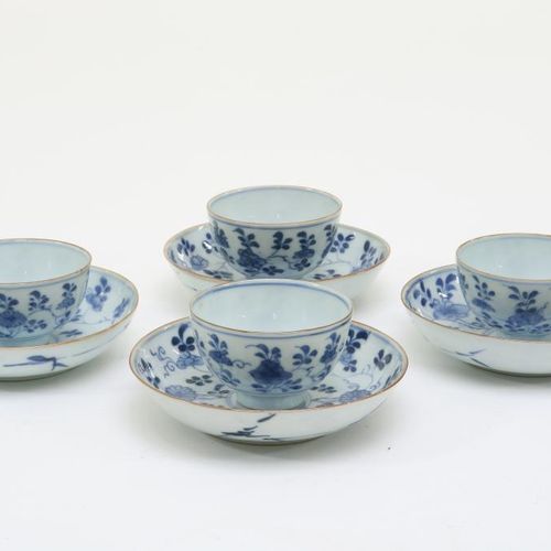 Chinees porselein 4 koppen 5 schotels Chinese porcelain 4 cups and saucers 18th.&hellip;