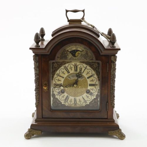 Tafelklok in noten kast, Warminck Reloj de mesa Warminck, h. 28 cm.Reloj de mesa&hellip;