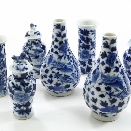 Miniatuur kaststel Ensemble de 3 vases miniatures Kangxi en porcelaine avec couv&hellip;