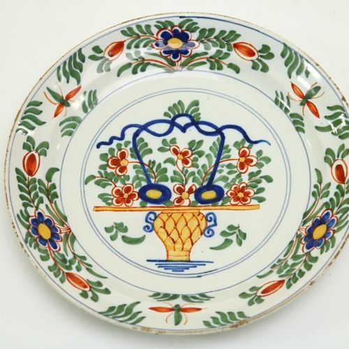 4x polychroom aardewerk borden, 18e eeuw Lot de 4 plats en poterie, Delft 18e si&hellip;
