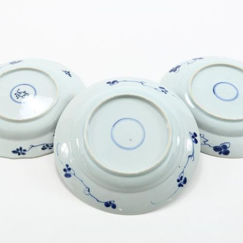 Serie van 3 porsleinen Kangxi borden Kangxi-Porzellanschale mit Strauchdekor, in&hellip;