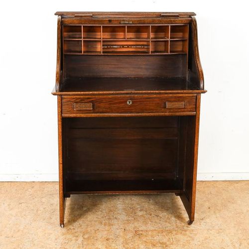 Eiken bureau Mahogany desk on wheels with roll top, shelves and 1 drawer, h. 119&hellip;