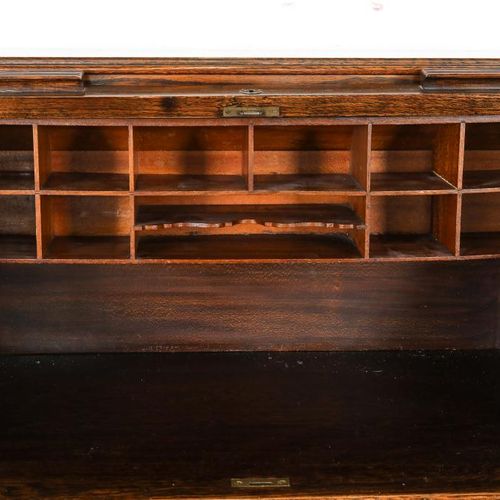 Eiken bureau Mahogany desk on wheels with roll top, shelves and 1 drawer, h. 119&hellip;