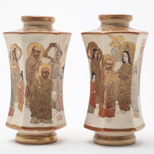 Stel porseleinen Satsuma vaasjes 瓷器萨摩花瓶一对，明治时期，高15厘米。瓷器萨摩六角花瓶一对，明治时期（1868-1913），&hellip;