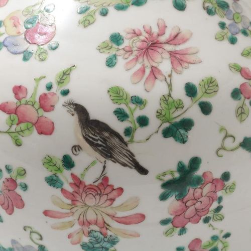 Porseleinen vaas met vogeldecor, China Vaso in porcellana decorato con fiori e u&hellip;