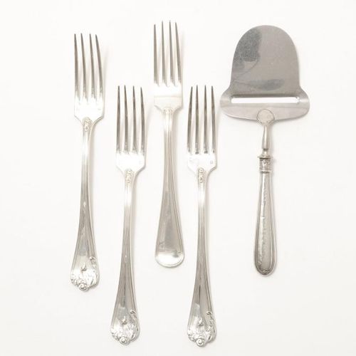 Lot zilveren bestekken Lot of silver cutlery including 4 forks (3 from Russia), &hellip;