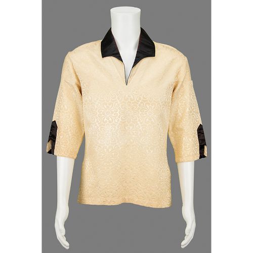 Chemise à col crème, taille moyenne, appartenant à James Dean et portée par lui,&hellip;