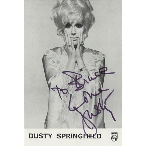 Dusty Springfield Signed Promo Card 令人向往的4 x 6飞利浦唱片公司的宣传卡，"传教士之子 "的歌手，签名并在黑色毡尖上题&hellip;