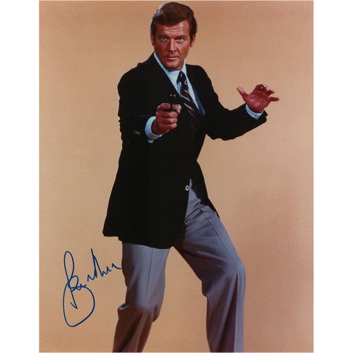 Roger Moore Signed Photograph 罗杰-摩尔饰演的詹姆斯-邦德的彩色光面11 x 14照片，用蓝色毡尖签名。状况良好。最初是由亲临现场&hellip;