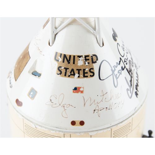 Apollo and Skylab Astronauts (8) Signed CSM Model Modèle d'entrepreneur à l'éche&hellip;