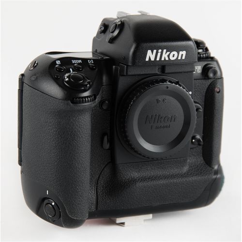 Space Shuttle Nikon F5 Camera Appareil photo reflex Nikon F5 de la navette spati&hellip;