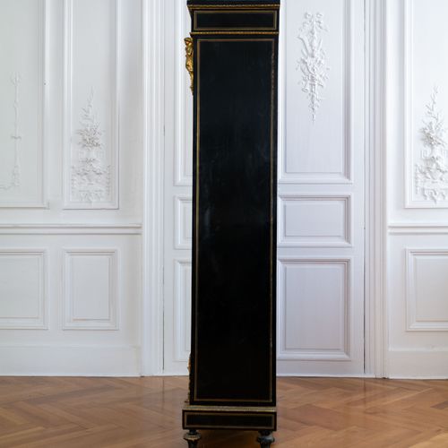 Null Cabinet in neo-boulle marquetry of brass on blackened wood. Surmounted by a&hellip;