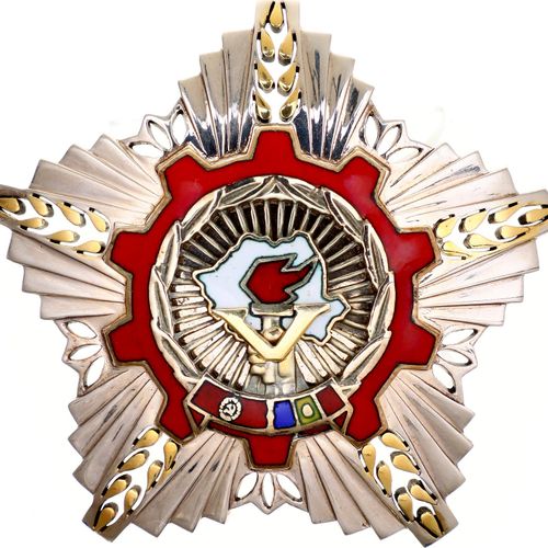 Romania Order of the Victory of Socialism 1971 R5 Platinum 67x65 mm.; Enameled; &hellip;