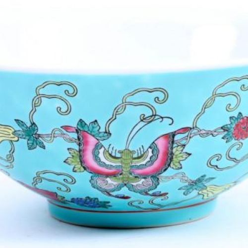 Null Ciotola in porcellana cinese policroma con decoro di farfalle, diam. 18,5 c&hellip;