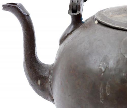 Null Pewter kettle with wooden handle, h.27 cm