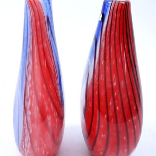 Null Satz mehrfarbiger Glasvasen, H. 30 cm