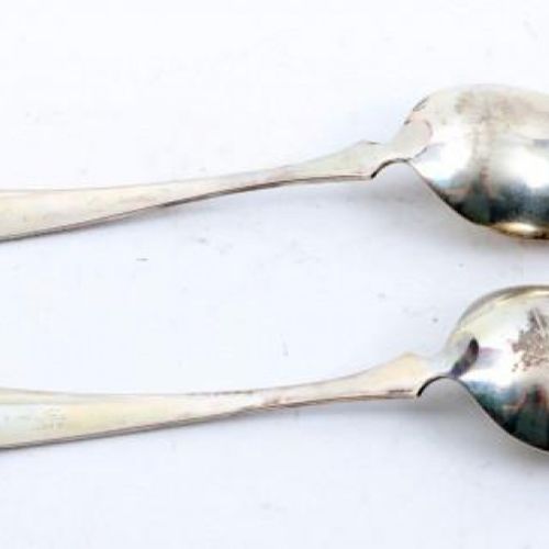 Null Paar Silberkellen mit Perlenrand, 186 Gramm